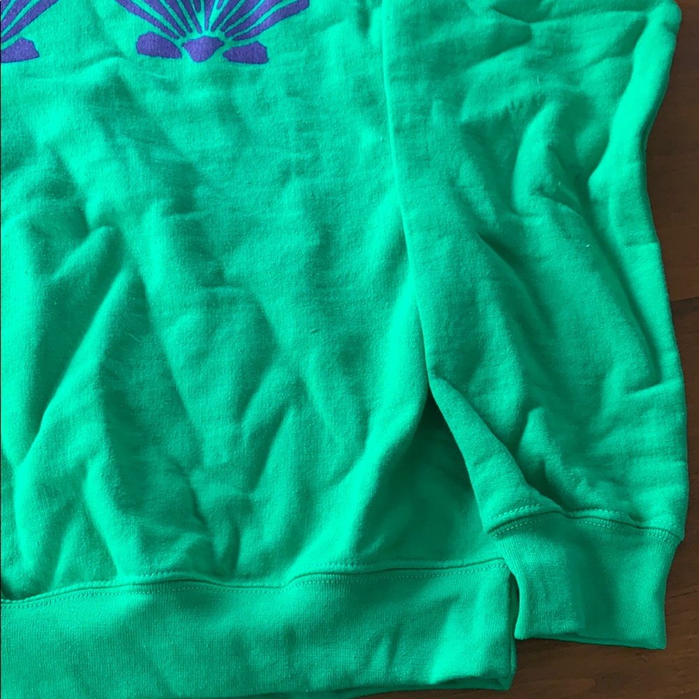 Bright green handmade shell sweatshirt - Picture 4 of 7